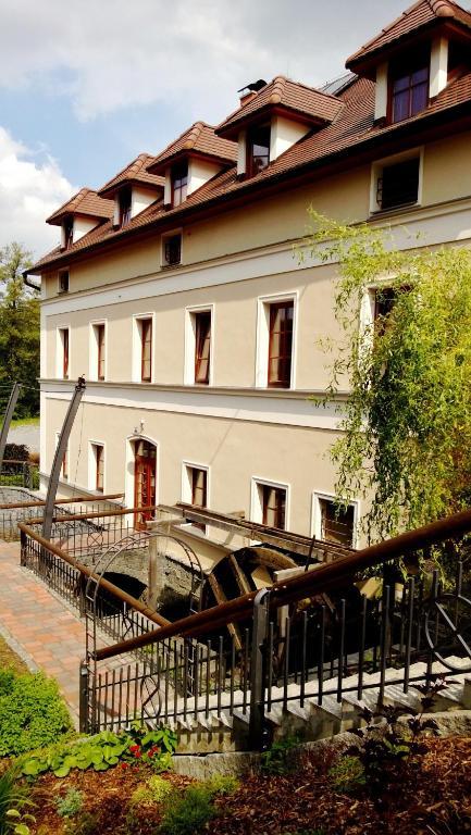 Pension Mlyn Stare Mitrovice Sedlec-Prcice Exterior foto